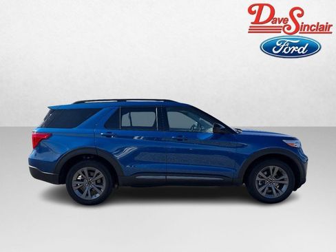 Used 2023 Ford Explorer XLT w/ Equipment Group 202A AWD/4WD image 5