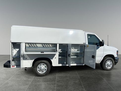 New 2026 Ford E-350 and Econoline 350 Super Duty w/ Power Equipment Group image 4