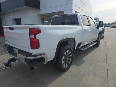 Used 2023 Chevrolet Silverado 2500 LT image 2