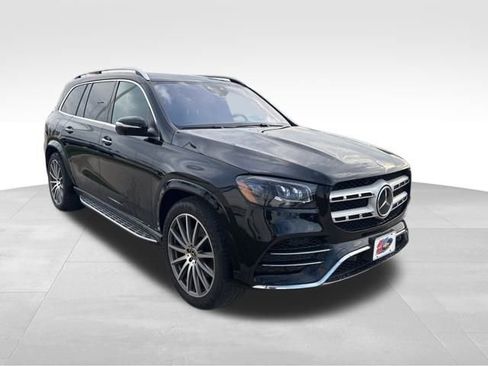 Used 2023 Mercedes-Benz GLS 580 4MATIC image 3