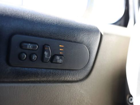 Used 2003 HUMMER H2 w/ Preferred Equipment Group AWD/4WD image 40