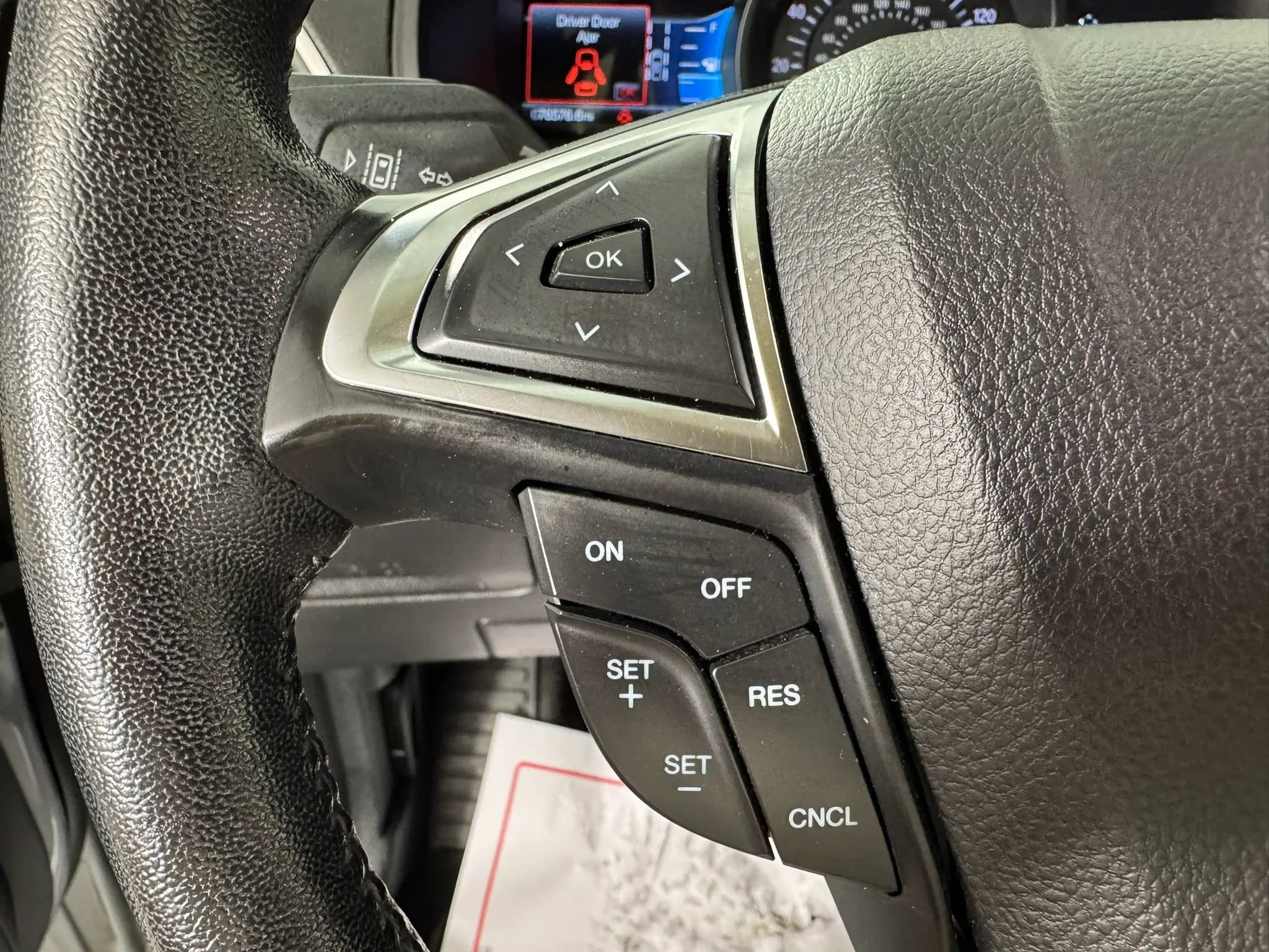 Used 2023 Ford Edge SEL AWD/4WD image 15