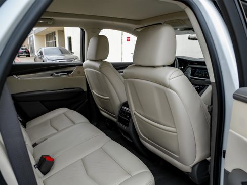 Used 2018 Cadillac XT5 Premium Luxury w/ Driver Assist Package image 35