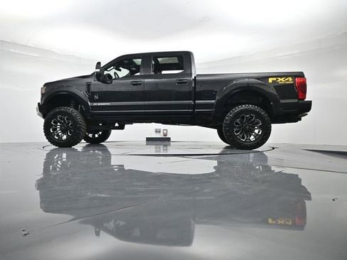 Used 2022 Ford F250 Lariat w/ Black Appearance Package image 37