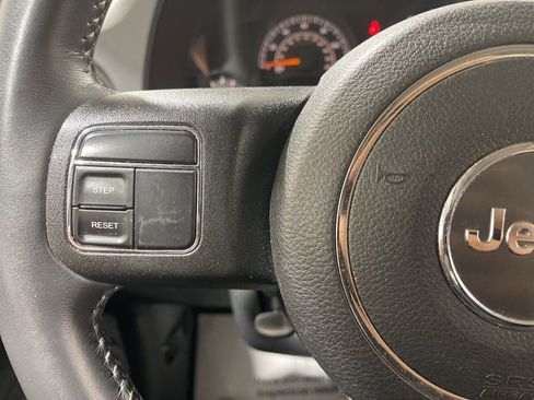 Used 2017 Jeep Patriot High Altitude image 22