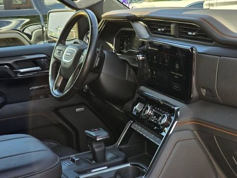 Used 2023 GMC Sierra 1500 AT4 w/ AT4 Premium Package AWD/4WD image 16