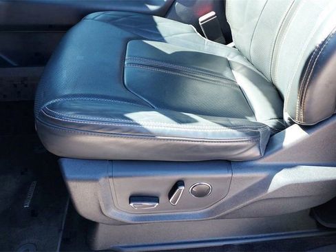 Certified 2022 Ford Expedition Platinum image 23