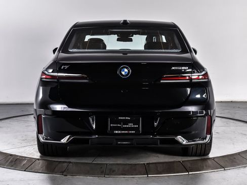 Used 2023 BMW i7 xDrive60 AWD/4WD image 5