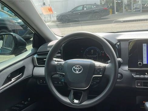 Certified 2025 Toyota Camry LE image 21