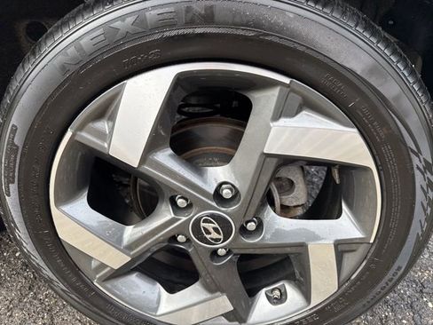 Used 2022 Hyundai Venue SEL w/ Cargo Package image 14