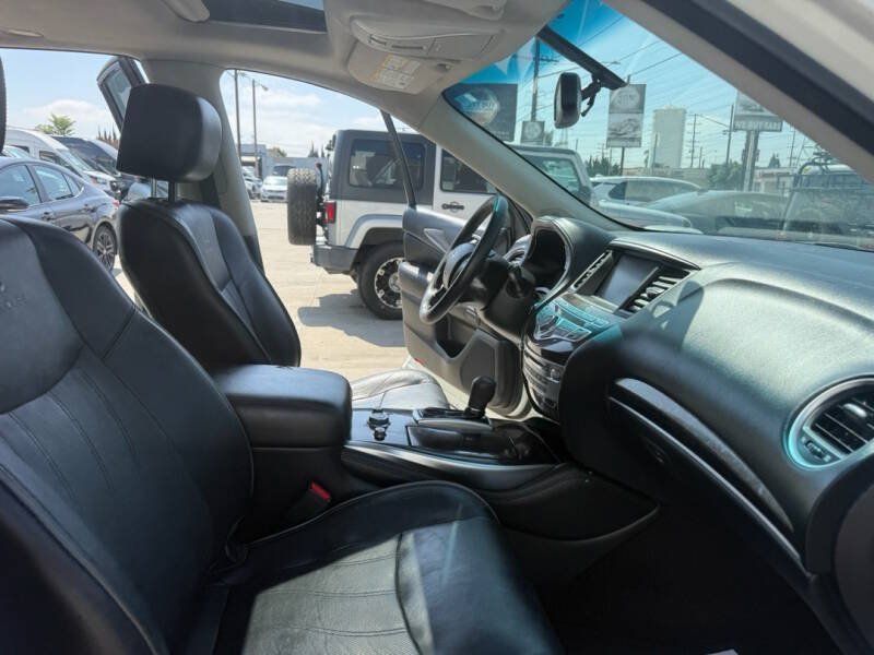 Used 2013 INFINITI JX35 AWD w/ Premium Pkg image 21