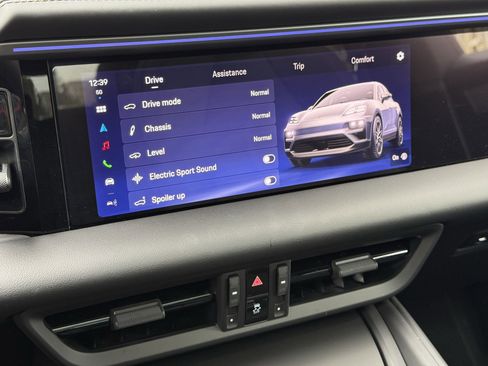 Used 2025 Porsche Macan 4S Electric image 20