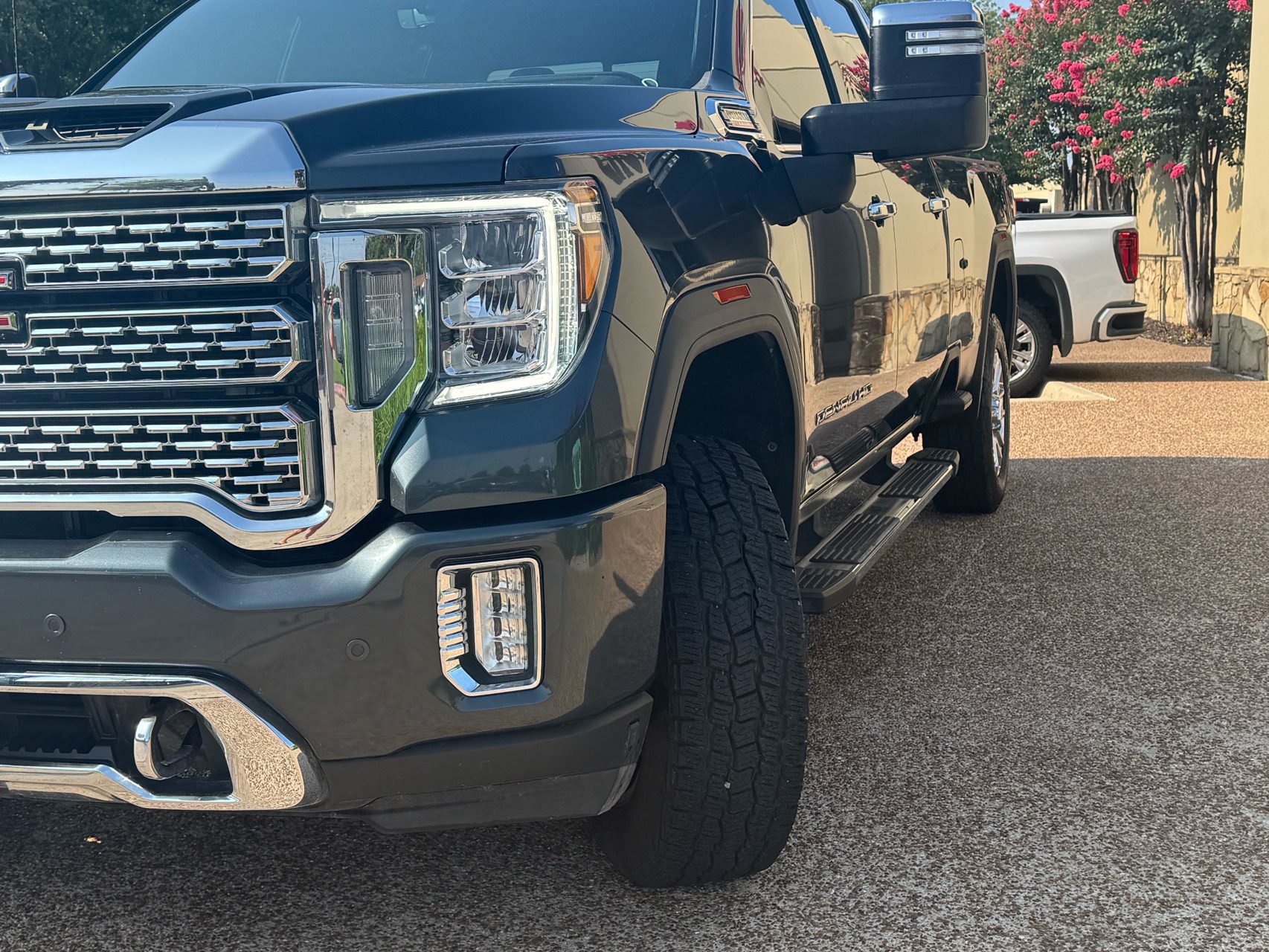 Used 2022 GMC Sierra 3500 Denali w/ Denali Ultimate Package AWD/4WD image 3