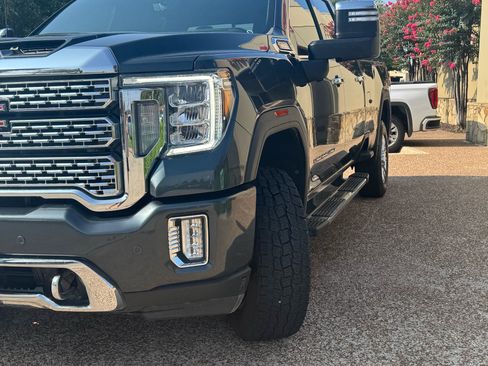 Used 2022 GMC Sierra 3500 Denali w/ Denali Ultimate Package AWD/4WD image 3