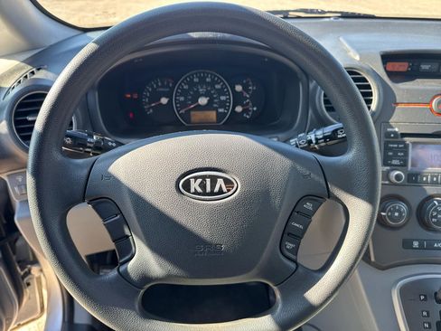 Used 2009 Kia Rondo LX image 14