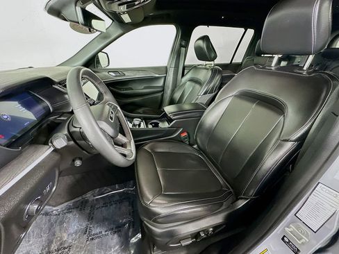 Certified 2024 Jeep Grand Cherokee L Limited w/ Luxury Tech Group II image 33