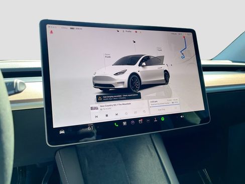 Used 2024 Tesla Model Y Performance AWD/4WD image 14