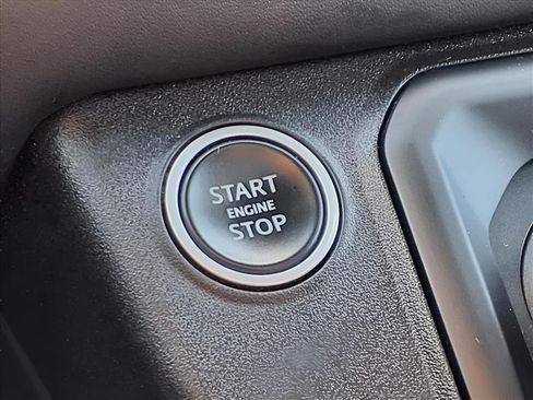 Used 2020 Land Rover Defender 110 X image 25