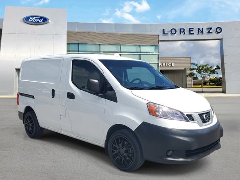 Used 2018 Nissan NV200 S w/ Cruise Control Package image 3