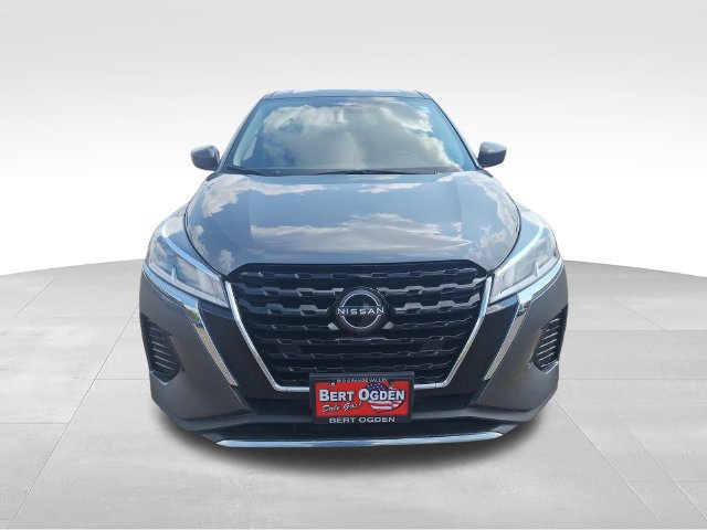 Certified 2025 Nissan Kicks Play S FWD image 2