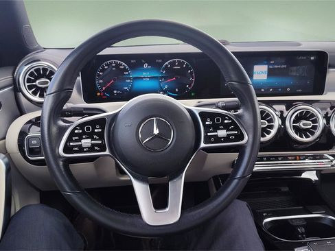 Used 2020 Mercedes-Benz CLA 250 image 13