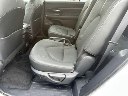 Used 2024 Toyota Grand Highlander AWD image 21