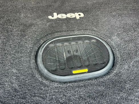 Used 2017 Jeep Wrangler Unlimited Rubicon AWD/4WD image 24