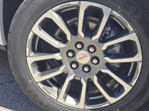 Used 2023 GMC Acadia Denali AWD/4WD image 9