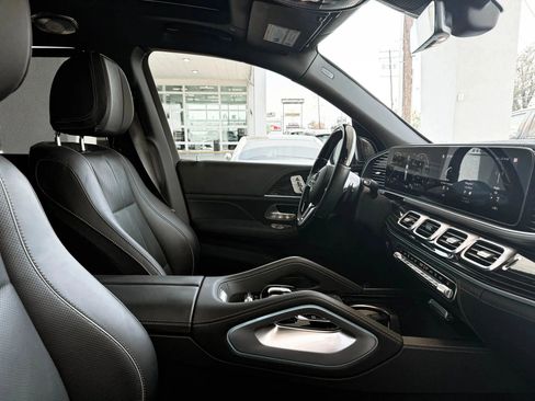 Used 2022 Mercedes-Benz Maybach GLS 600 4MATIC image 35