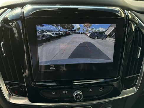 Used 2023 Chevrolet Traverse LT image 24
