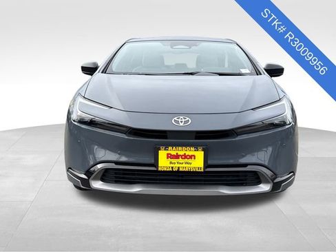 Used 2024 Toyota Prius XLE image 2