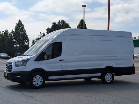 Used 2022 Ford E-Transit 148 High Roof Extended image 2