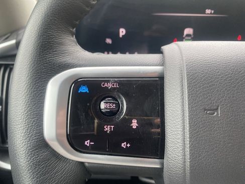 Used 2025 Nissan Armada SV image 16