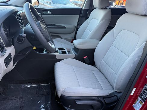 Used 2022 Kia Sportage LX image 29