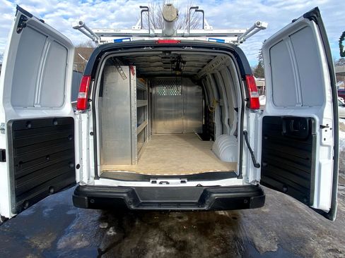 Used 2025 Chevrolet Express 2500 RWD 2500 155 w/ Communications Package image 10