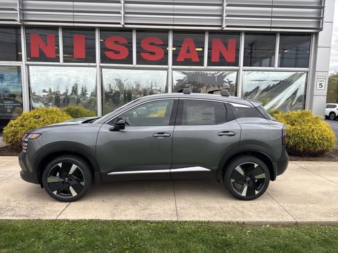 New 2026 Nissan Kicks SR w/ Cold Weather Package image 3