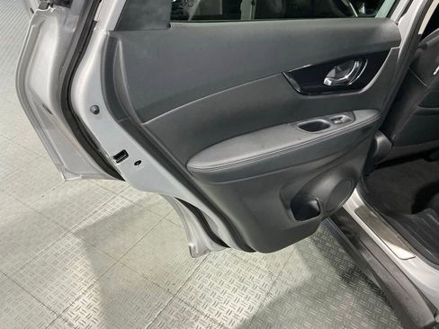 Used 2020 Nissan Rogue SL FWD image 31