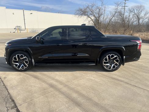 Used 2024 Chevrolet Silverado EV RST image 3