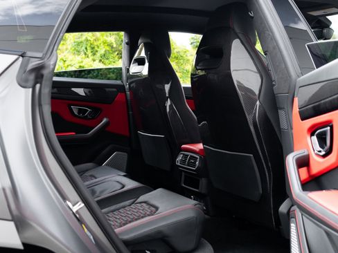 Used 2022 Lamborghini Urus image 63