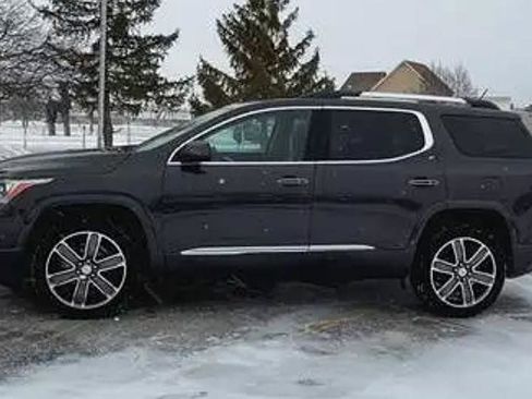 Used 2018 GMC Acadia Denali w/ Technology Package image 11