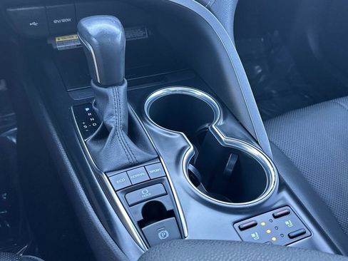 Used 2020 Toyota Camry XSE image 14