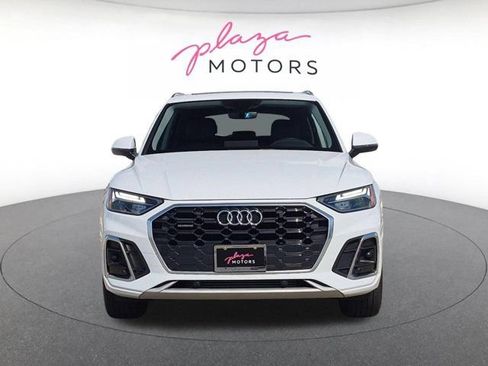 Used 2023 Audi Q5 2.0T Premium w/ Convenience Package AWD/4WD image 2