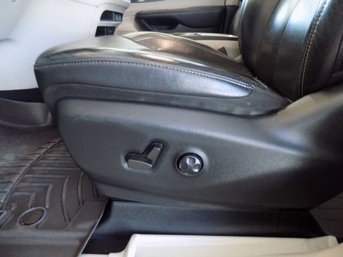 Used 2022 Chrysler Pacifica Touring-L image 18