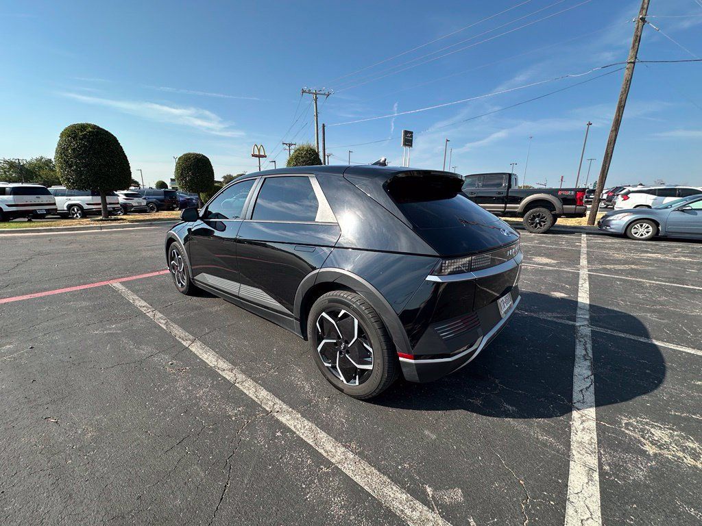 Certified 2024 Hyundai Ioniq 5 SE RWD image 3