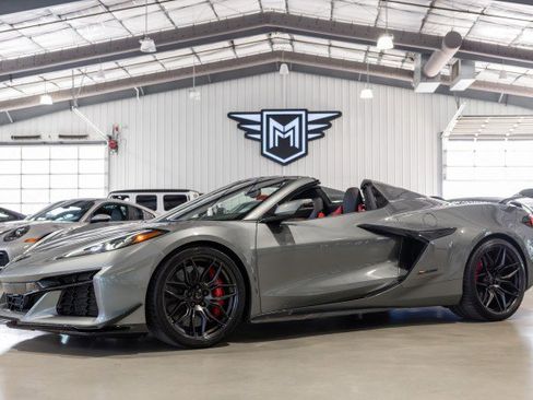 Used 2023 Chevrolet Corvette Z06 w/ Z07 Performance Package image 29