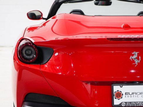 Used 2020 Ferrari Portofino image 38