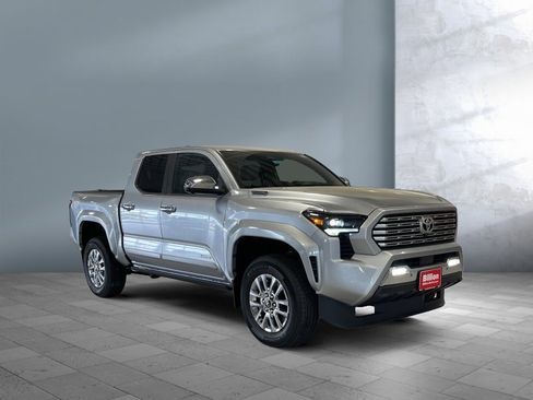 Used 2025 Toyota Tacoma Limited image 8