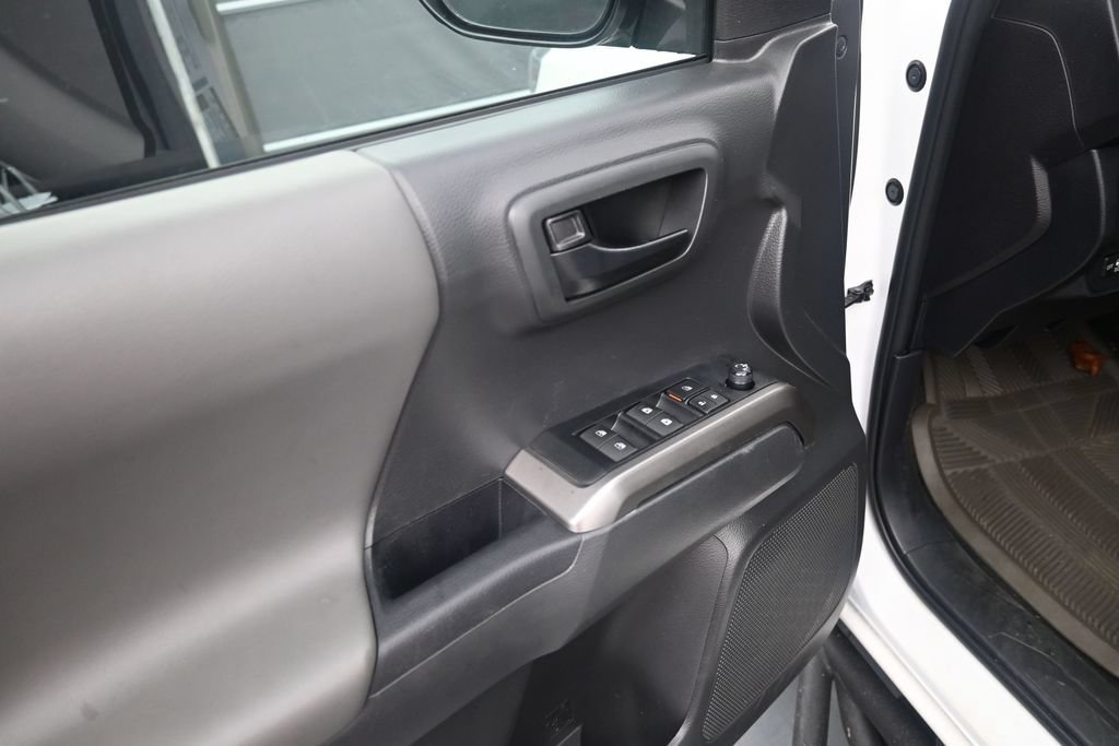 Used 2023 Toyota Tacoma SR5 RWD image 16