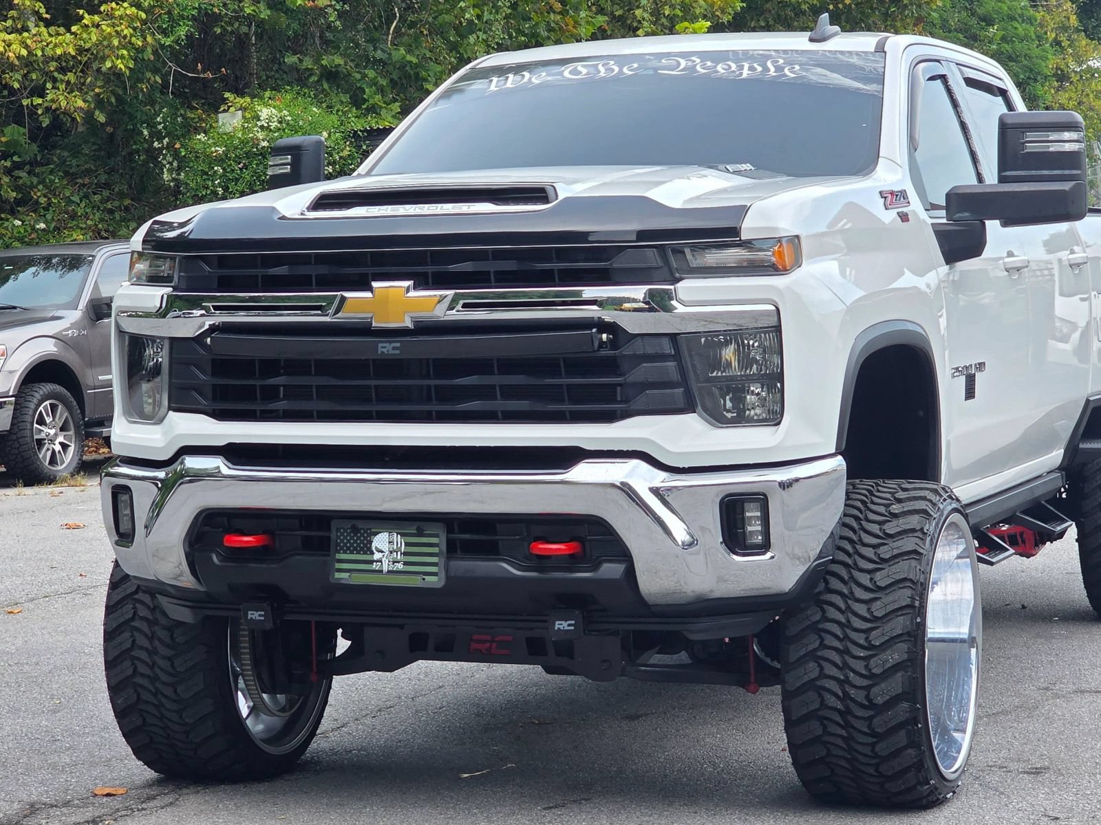 Used 2024 Chevrolet Silverado 2500 LT AWD/4WD image 2