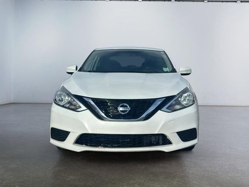 Used 2019 Nissan Sentra SV image 2